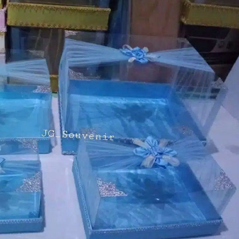 

FANTASTIS KOTAK HANTARAN SESERAHAN MIKA TINGGI ISI 4 WARNA BIRU MUDA