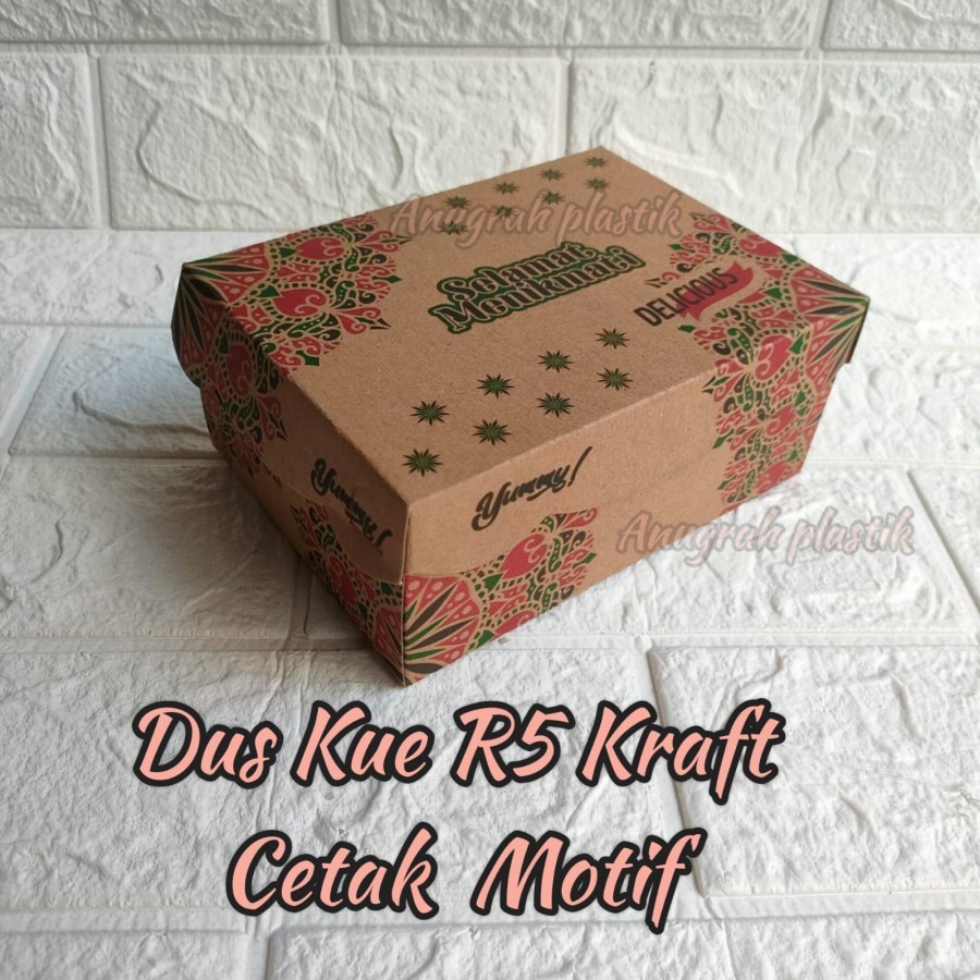 

Dus R5 Cetak Kraft MOTIF / Dus kue R 5 motif Coklat 3Ank ukuran 16 x 12 x 7 cm PER PACK