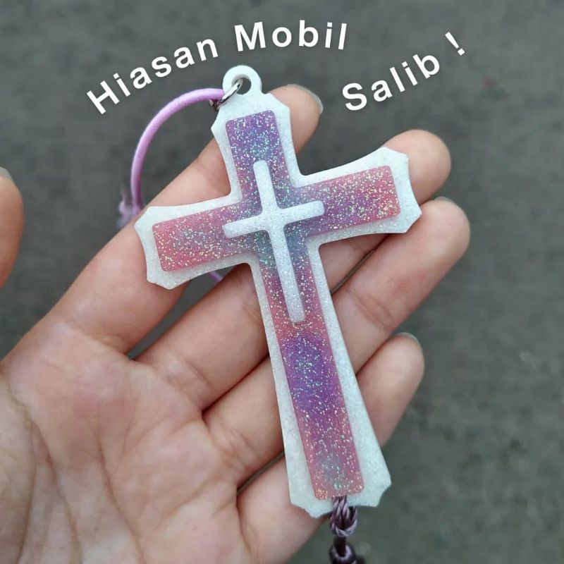 Hiasan Mobil Salib