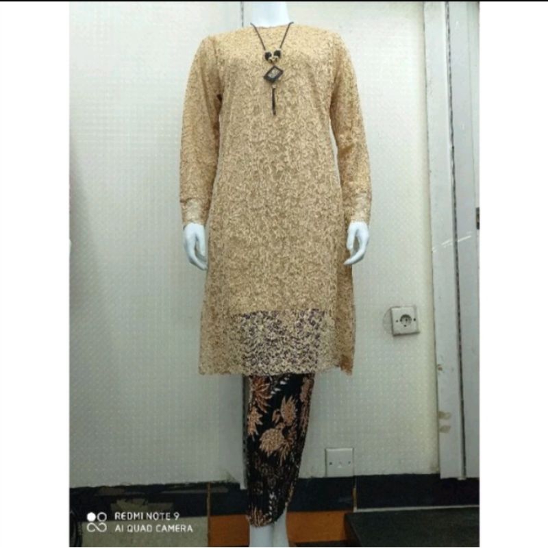 kebaya brukat tunik/kebaya modern/kebaya tunik brukat/setellan kebaya modern dll