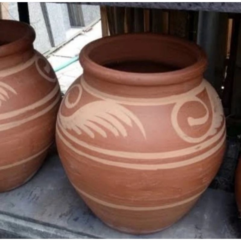 Gentong grabah besar tanah liat