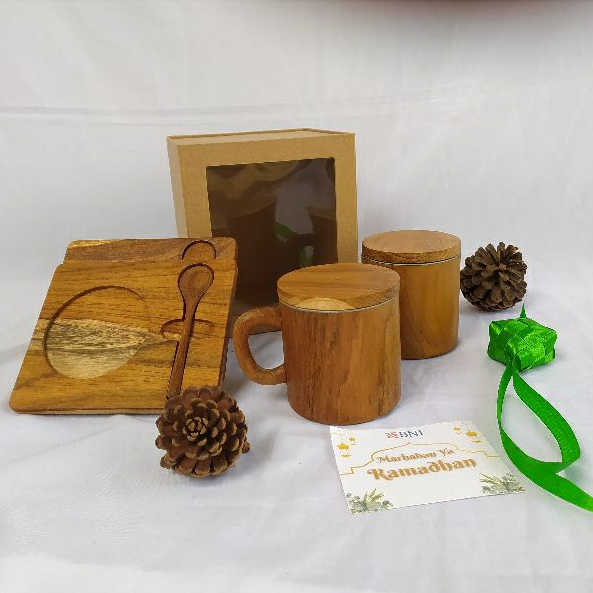 

Hampers bingkisan gift Couple mug bahan kayu jati Jinawi Woodcraft