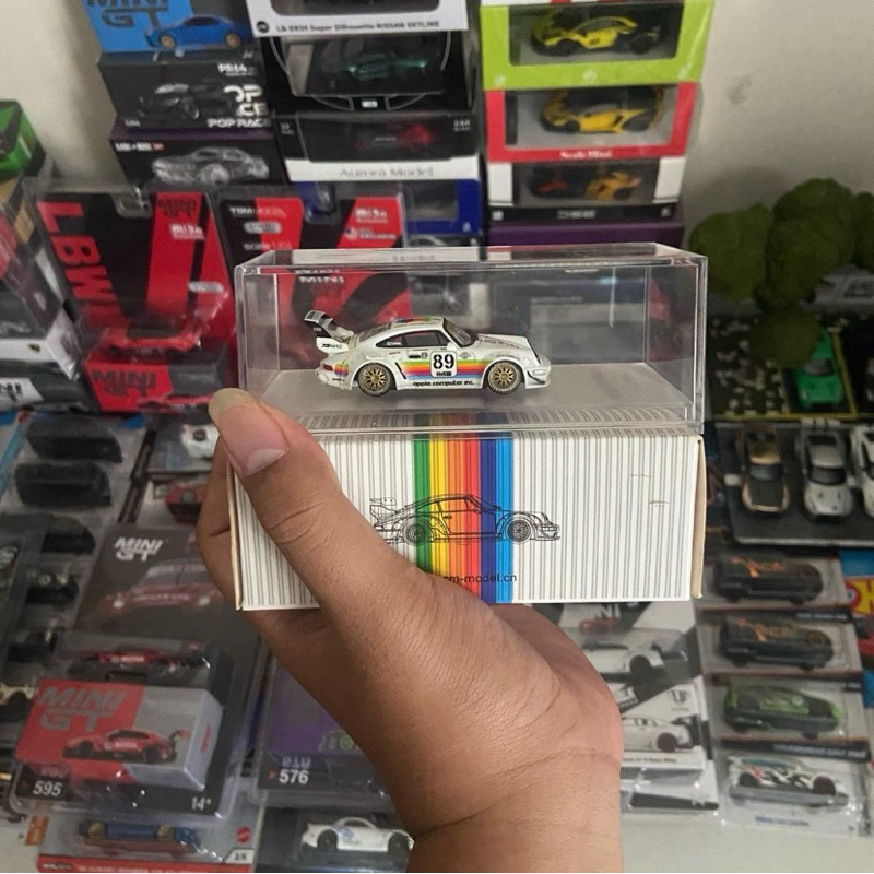 CM Model Porsche RWB Apple Unsealed