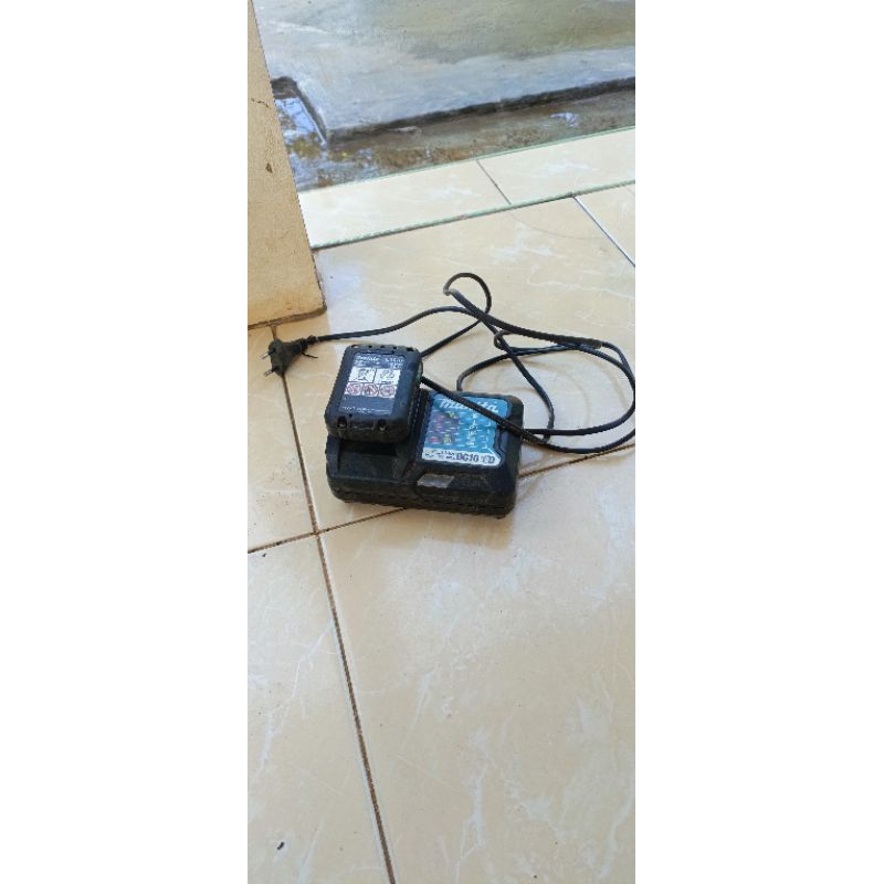 charger batre makita