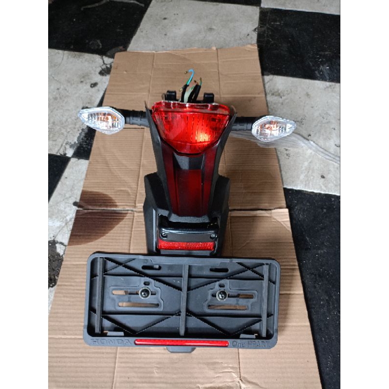 spakbor belakang Honda CRF original komplit lampu sen