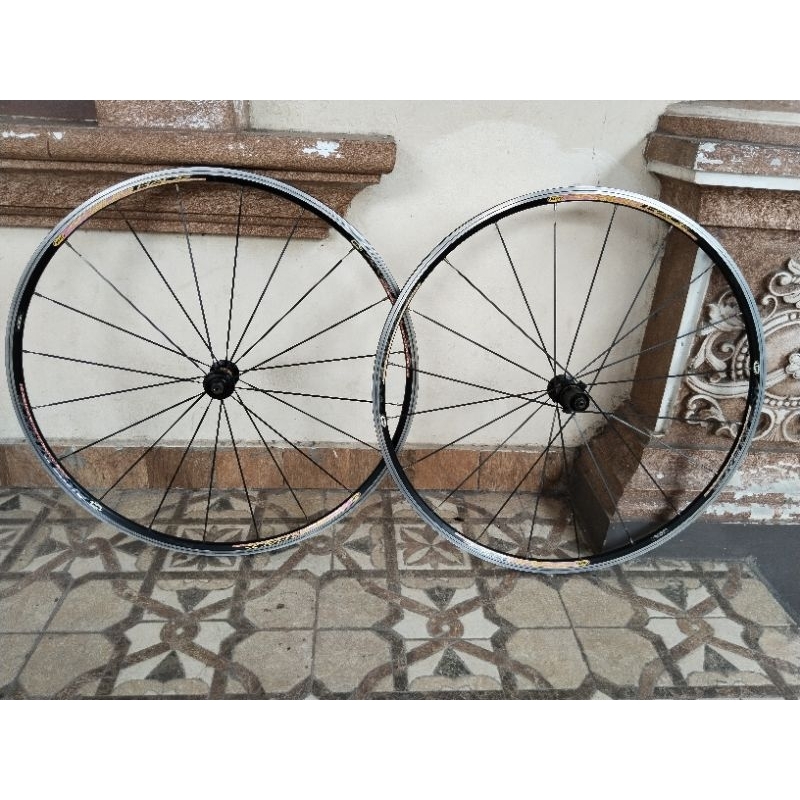 wheelset mavic aksium race