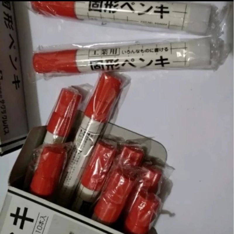 

MARKER SAKURA Solid Steel Red spidolpenanda besi permanen merah Japan
