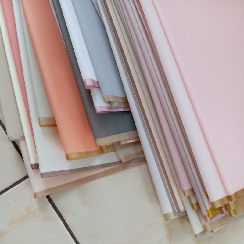 

Kertas Cellophane REJECT (list gold)