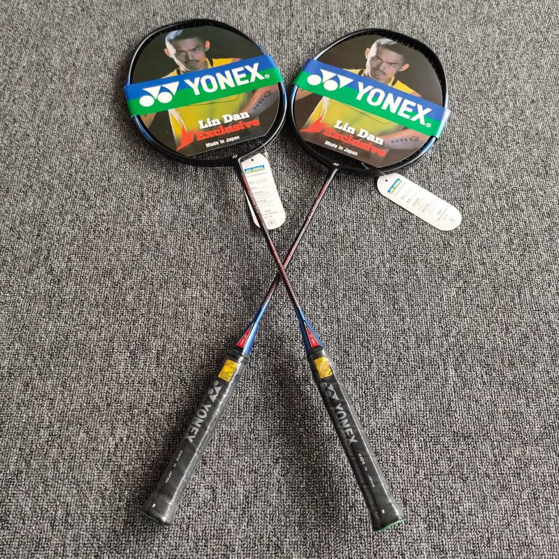 raket YonexTipe: *Carbonex 25 Sp*Tension/tarikan: 24-25 LbsRaket siap pakai bonus tas & gri