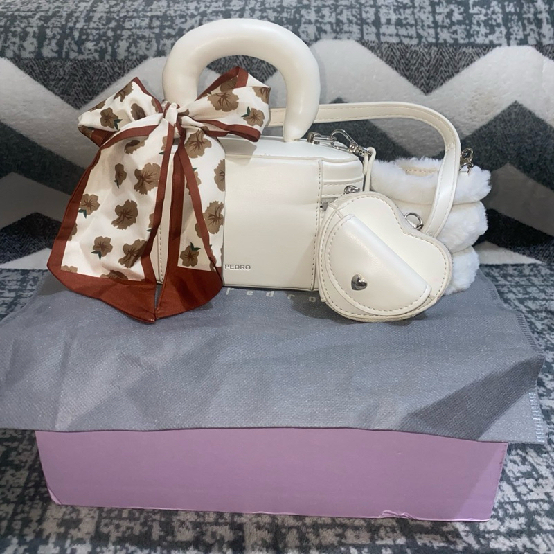 PROMO 150k co link kecil PRELOVED PEDRO white melody bag/tas wanita handle & seling FREE SCRAFT