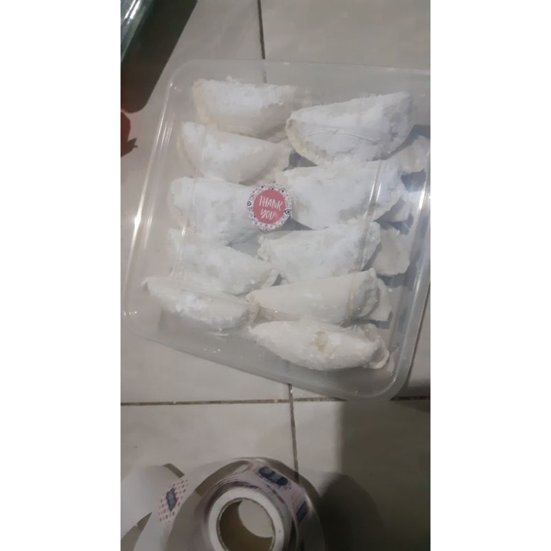 

cireng gemoy pedas isi ayam suwir