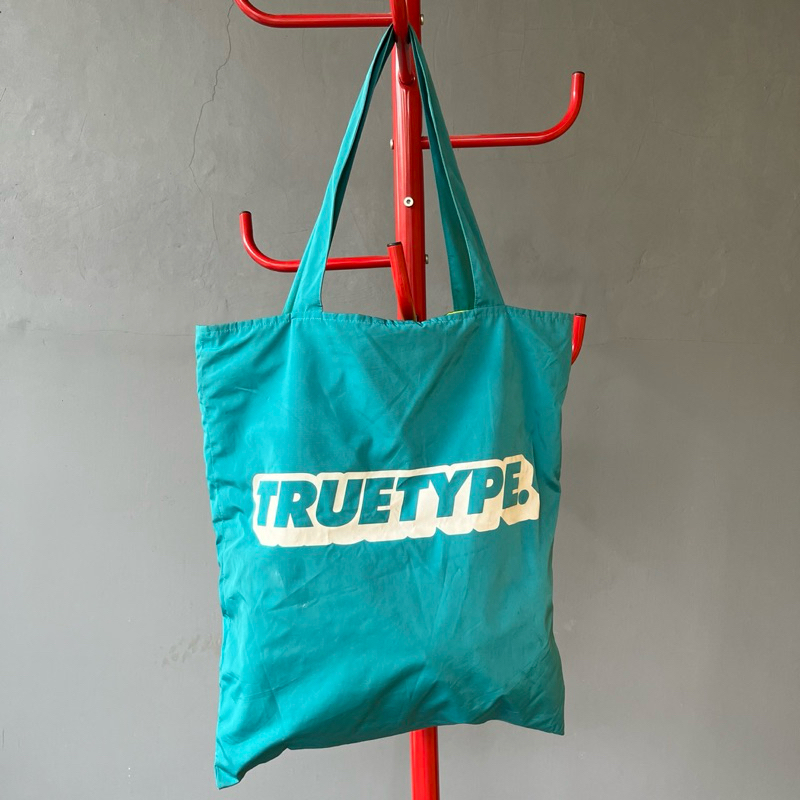 PRELOVED TOTEBAG OUVAL RSCH