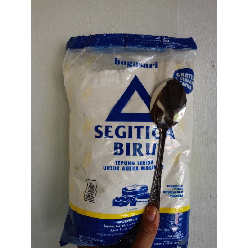 

TEPUNG SEGITIGA BIRU 1kg