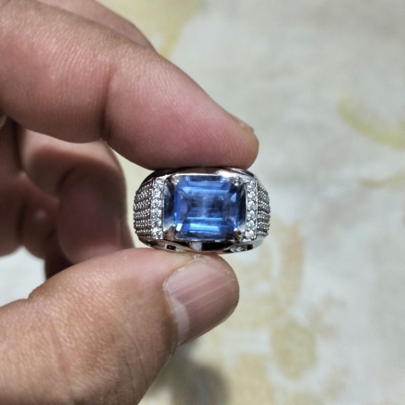 CINCIN NATURAL COLOR CHANGE FLUORITE