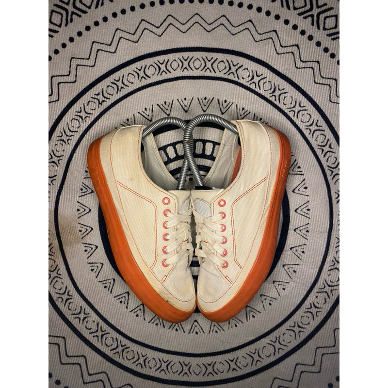 Sepatu T Sneakers Urban White Fitflop