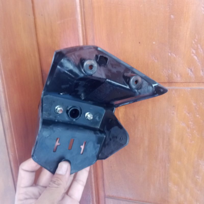 cover rumah lampu spakbor belakang vario 125 old 2012-2014 ori ahm honda