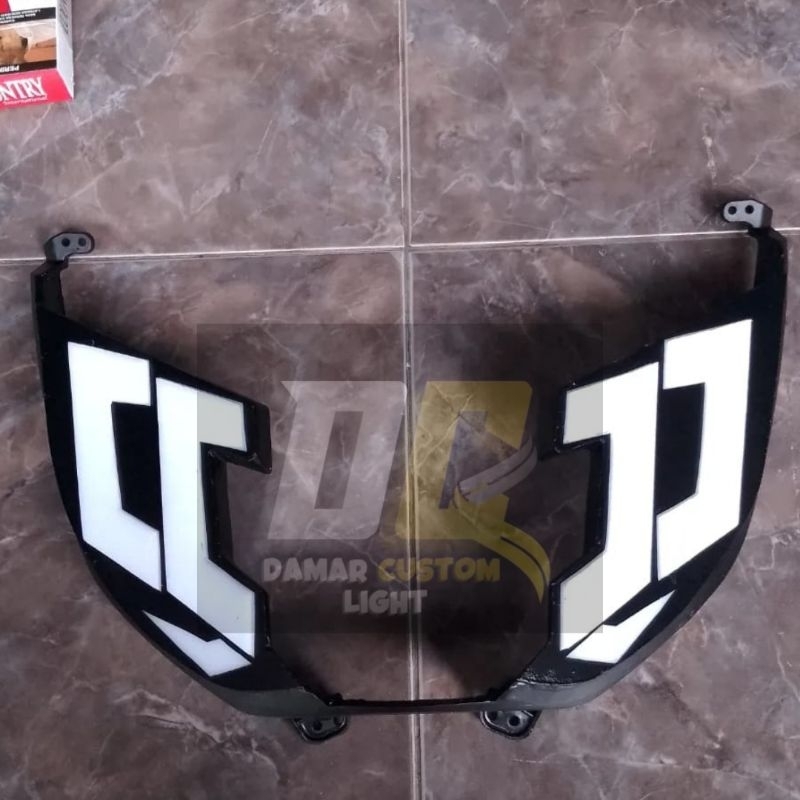 frame lazy eyes nmax old