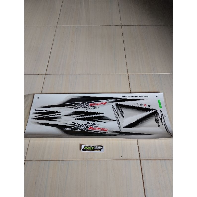 striping wave x 125 Revo old putih hitam
