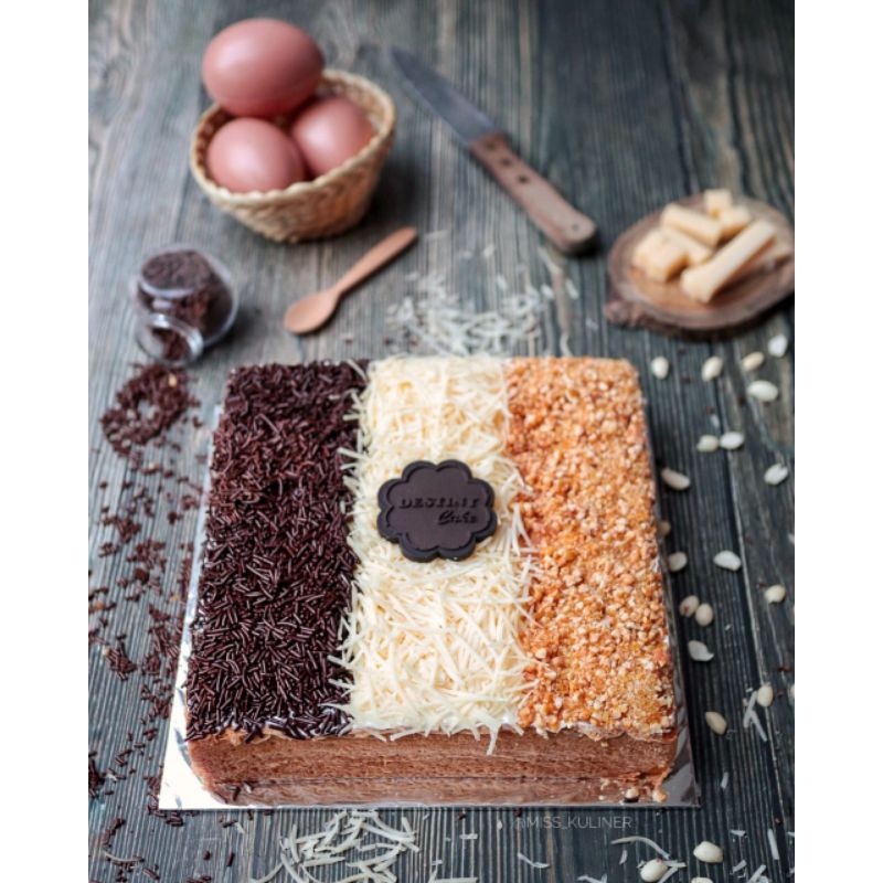 

(PO) Cake Potong/Bolu Jadul 3 rasa : meses, keju, nougat