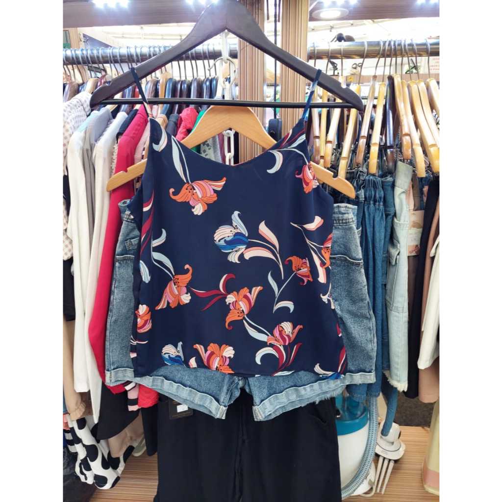 Tanktop bunga-bunga