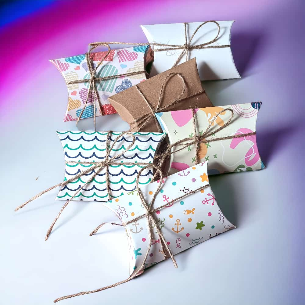 

Pillow Box / Pillow Box 10,5 x 9 cm / Box Packaging Souvenir / Kotak Kado / Gift Box