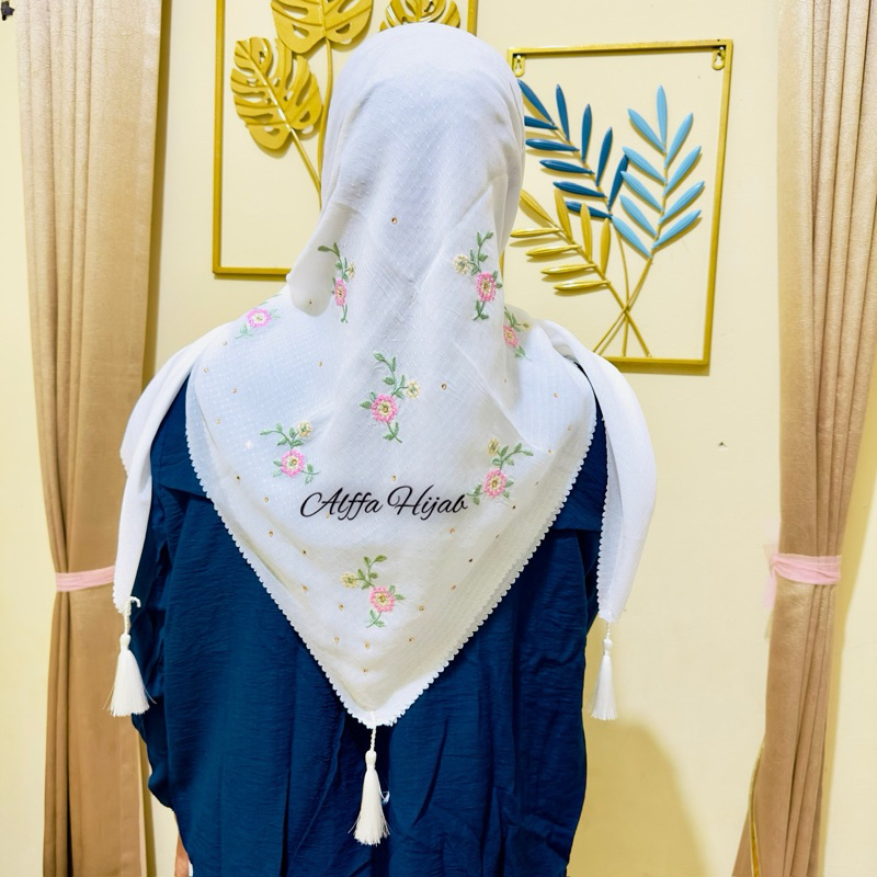 JASMINE HIJAB / JILBAB/ KERUDUNG SEGI EMPAT TASEL BORDIR MIX PAYET MOTIF BUNGA JASMINE