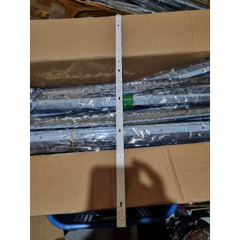 BACKLIGHT TV 32 INCH BACKLIGHT UNIVERSAL 3 VOLT 6/7/8 KANCING TV LED