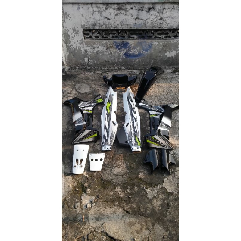 STRIPING FIZR 2004 CUSTOM HITAM PUTIH STABILO