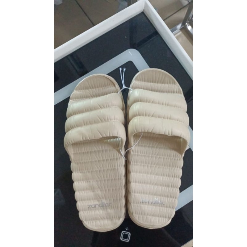 Sandal wanita dewasa zandilac