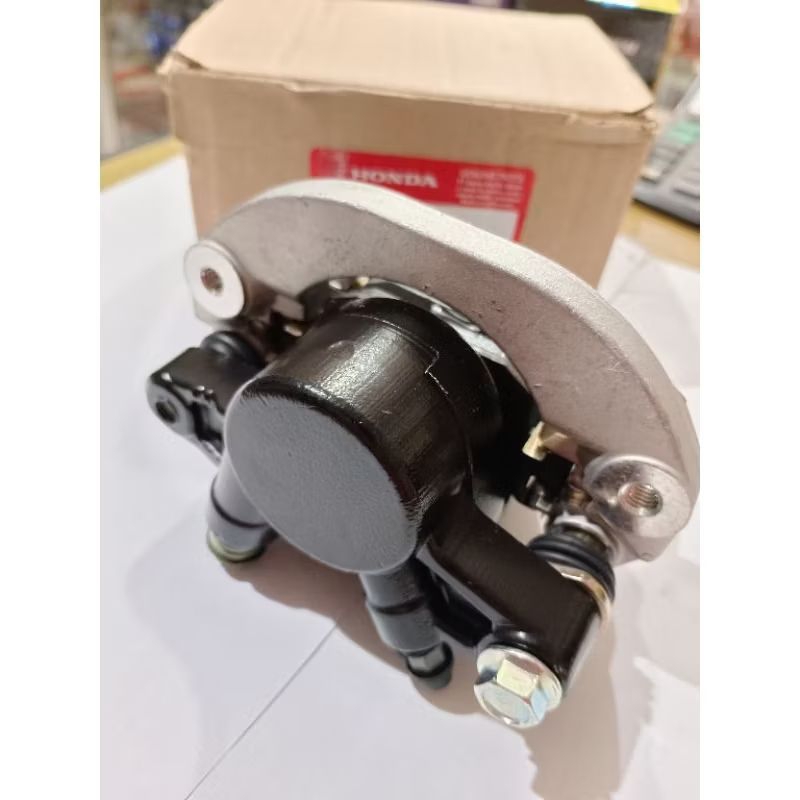 Kaliper cakram belakang Honda Vario 160 Abs