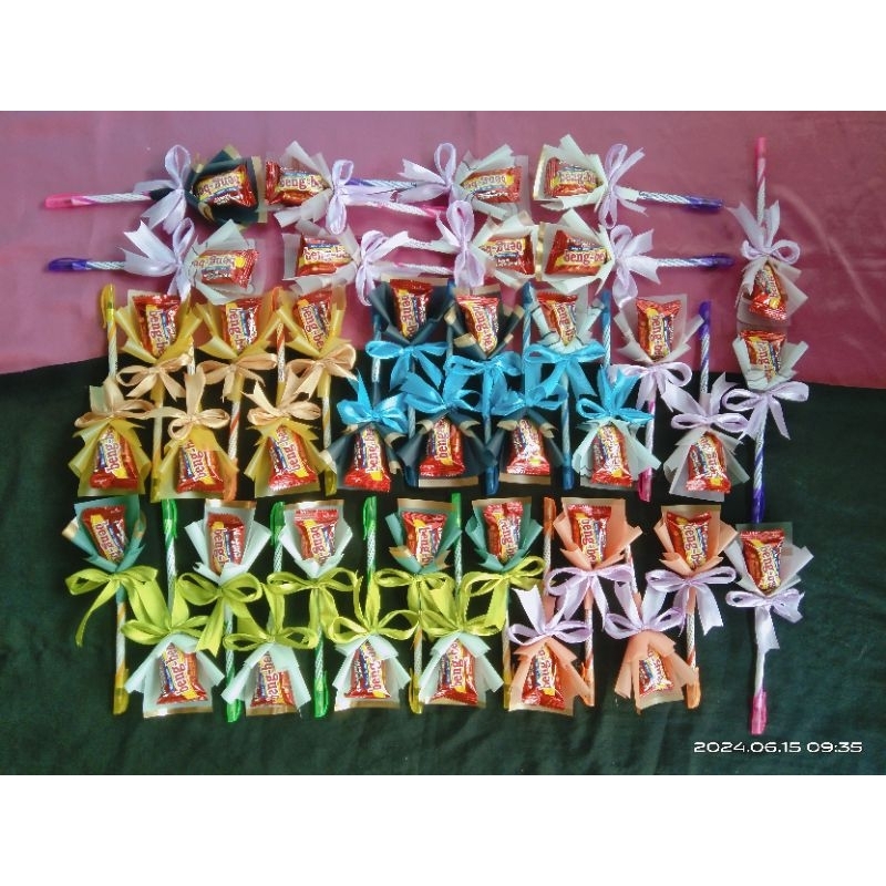 

Paket Souvernir Ulang Tahun anak Bucket Bolpen mini/bucket pulpen mini