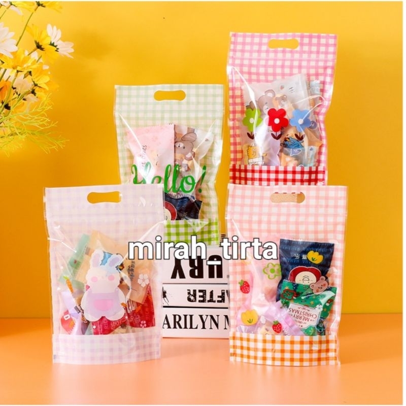 

❤BARU❤1 LEMBAR Plastik Ziplock motif . plastik zipper motif.PLASTIK KLIP MOTIF.kantong plastik cookies. kantong permen. plastik klip lubang. standing pouch motif