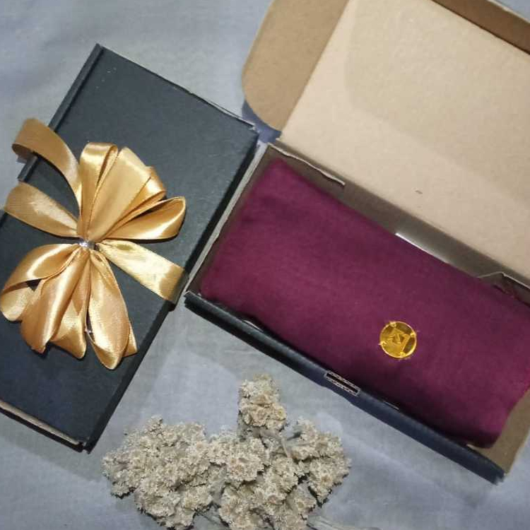 Hijab Segi Empat Paris Tassel Warna Merah Maroon