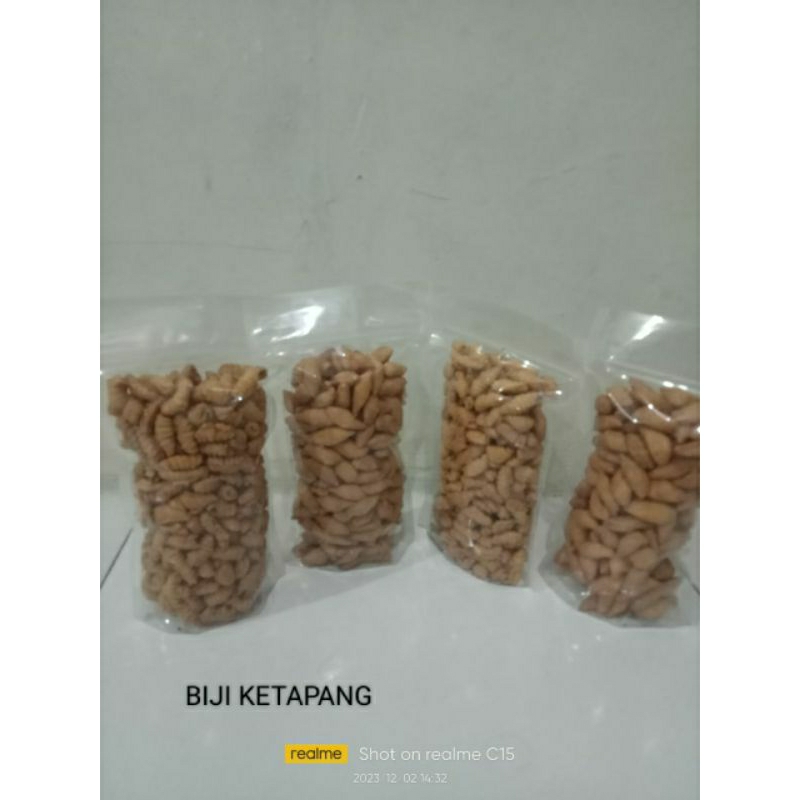 

kue biji ketapang