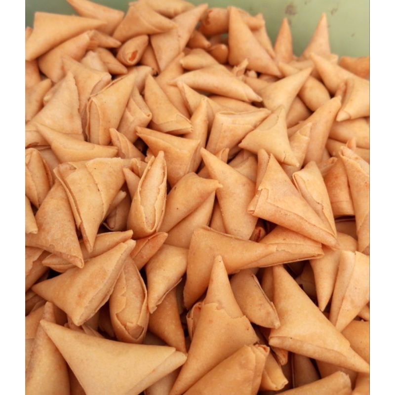 

KUE SAMOSA ABON PEDAS MANIS GURIH