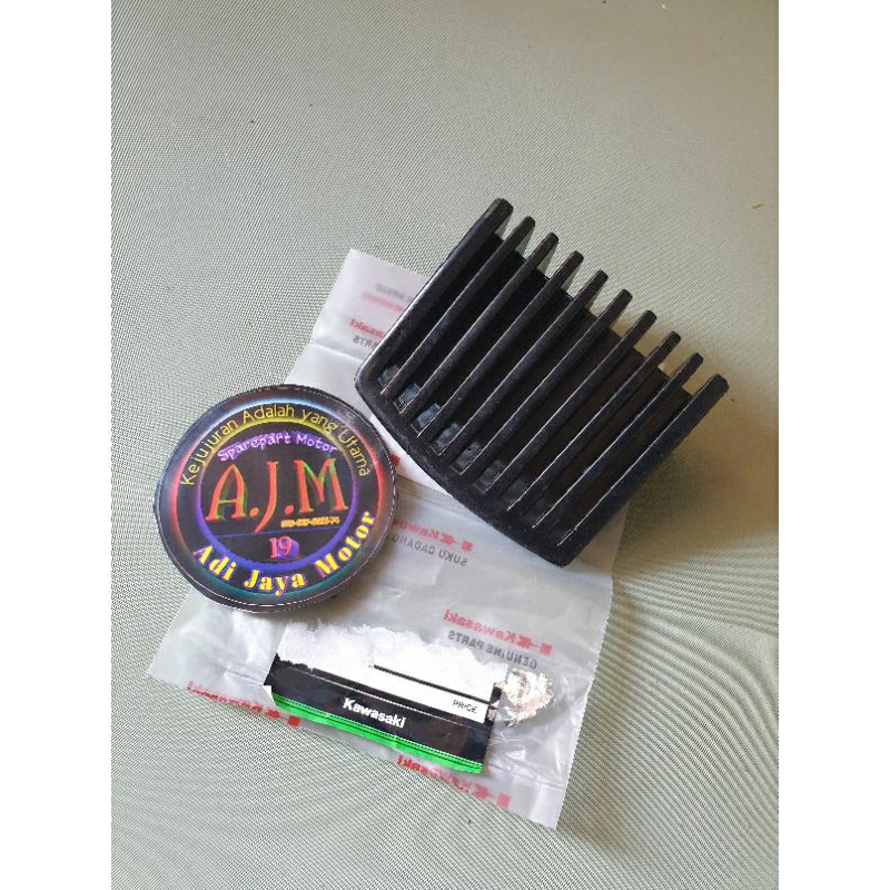 Cover Sisir Atas Spakbor Depan Kawasaki Kaze R Original