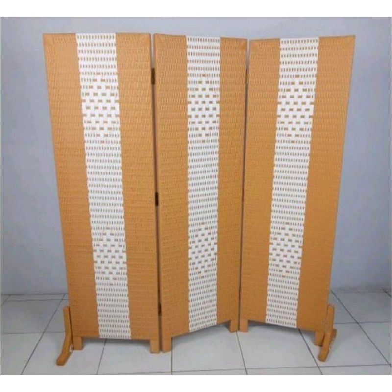 sketsel partisi pembatas penyekat ruangan lipat portable rotan sintetis 3 daun pintu