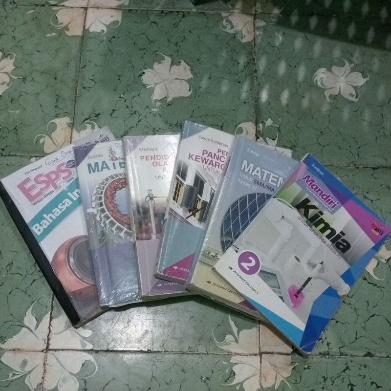 BUKU PAKET KIMIA MANDIRI PPKN PJOK PENJAS MATEMATIKA WAJIB PEMINATAN BAHASA INDONESIA PENERBIT ERLAN