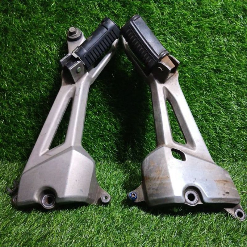 FOOTSTEP BELAKANG MEGAPRO PRIMUS