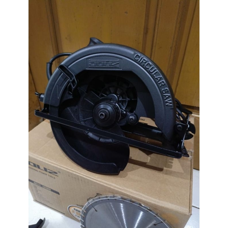 Doliz Circular Saw 7 Inch BA 117 / Mesin Potong Kayu Doliz BA117