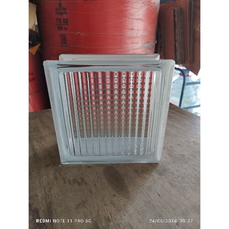 RB1 Glass Block Vertikal Quadra Mulia