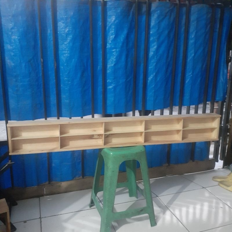 RAK MINIATUR KERETA 10 SLOT TUTUP ACRYLIC