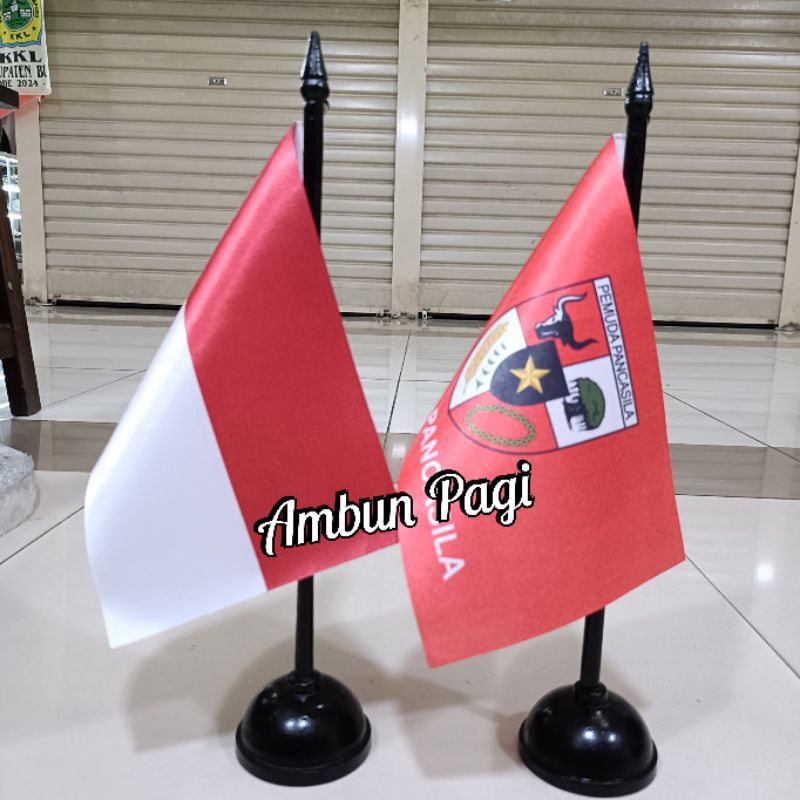 

best seller tiang kayu meja+bendera PP(Pemuda Pancasila)+bendera Merah Putih