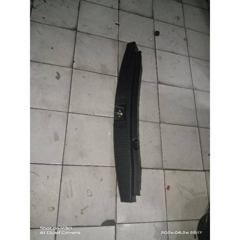 Sillplate penjepit karpet bagasi Honda HRV original