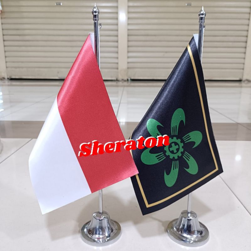 

tiang stenlis meja+bendera K3 terbaru dasar hitam+Indonesia