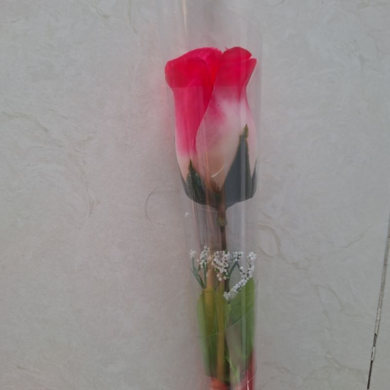 Bunga plastik preloved