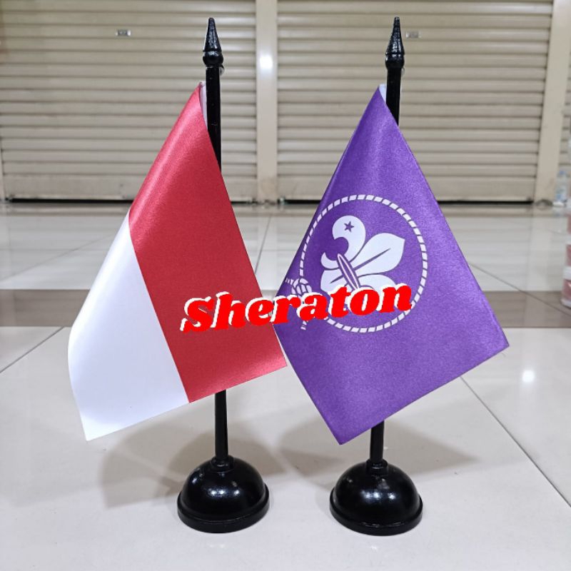 

tiang kayu meja+bendera Boyscout bendera Pandu Dunia+Indonesia