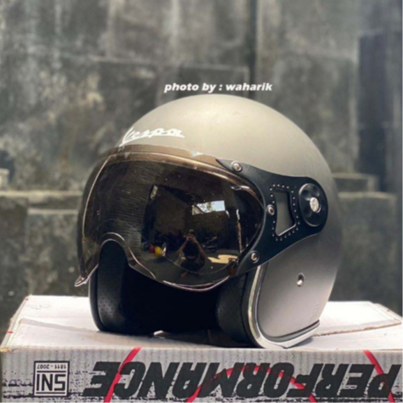 Helm Vespa Retro Italy Abu Dop + Visor Import Original