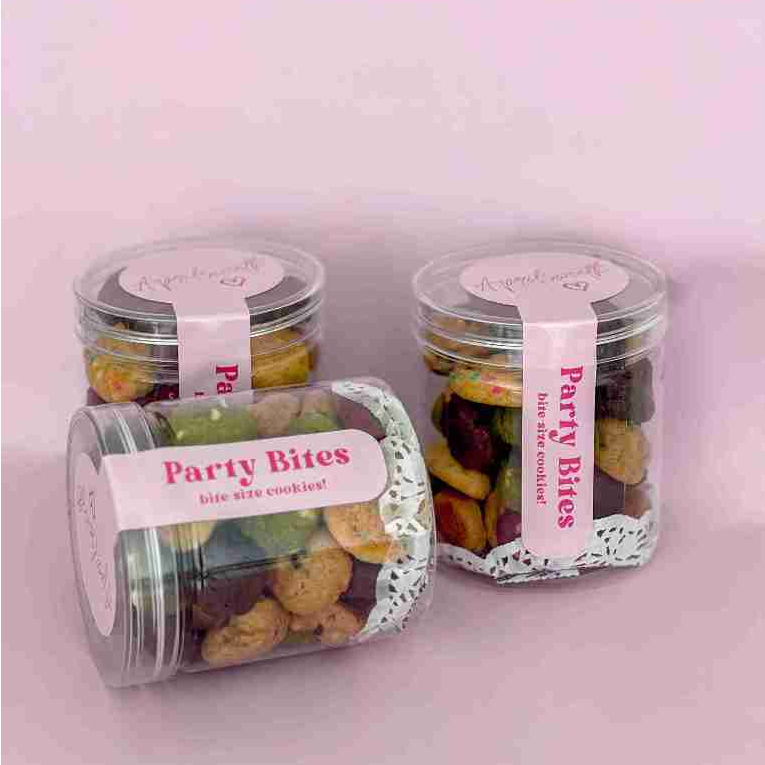 

Bundle 2 [Lebih Murah] Mini Cookies Aprilsweeth in Jar 250gr | Mix Rasa | Coklat | Red Velvet | Matcha | Birthday Cake | Classic New York