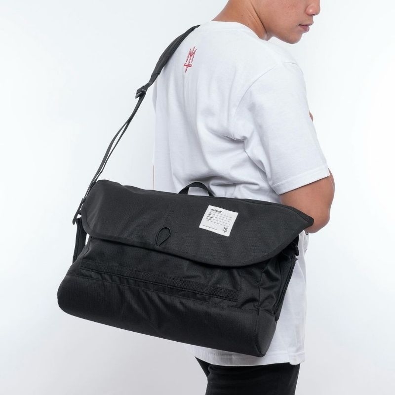 MATERNAL DISASTER "GORAG" SLINGBAG  HOOPS BANJARMASIN
